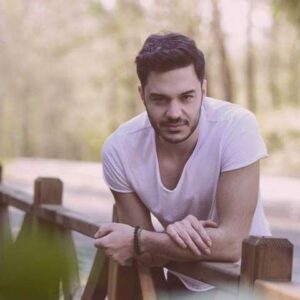 دانلود آهنگ الیاس یالچینتاش کالبیم کاپیسی